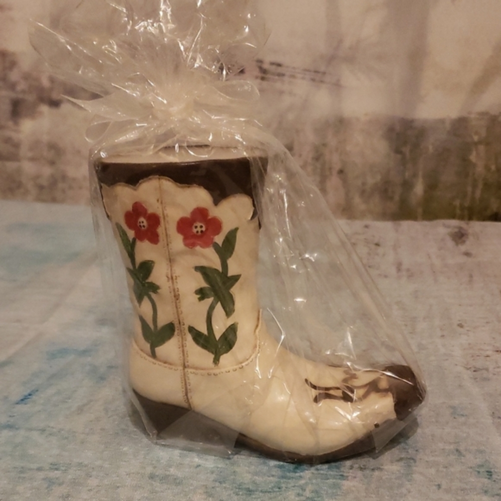 Dercorativ Cowboy Boot Figurine with Floral Detail